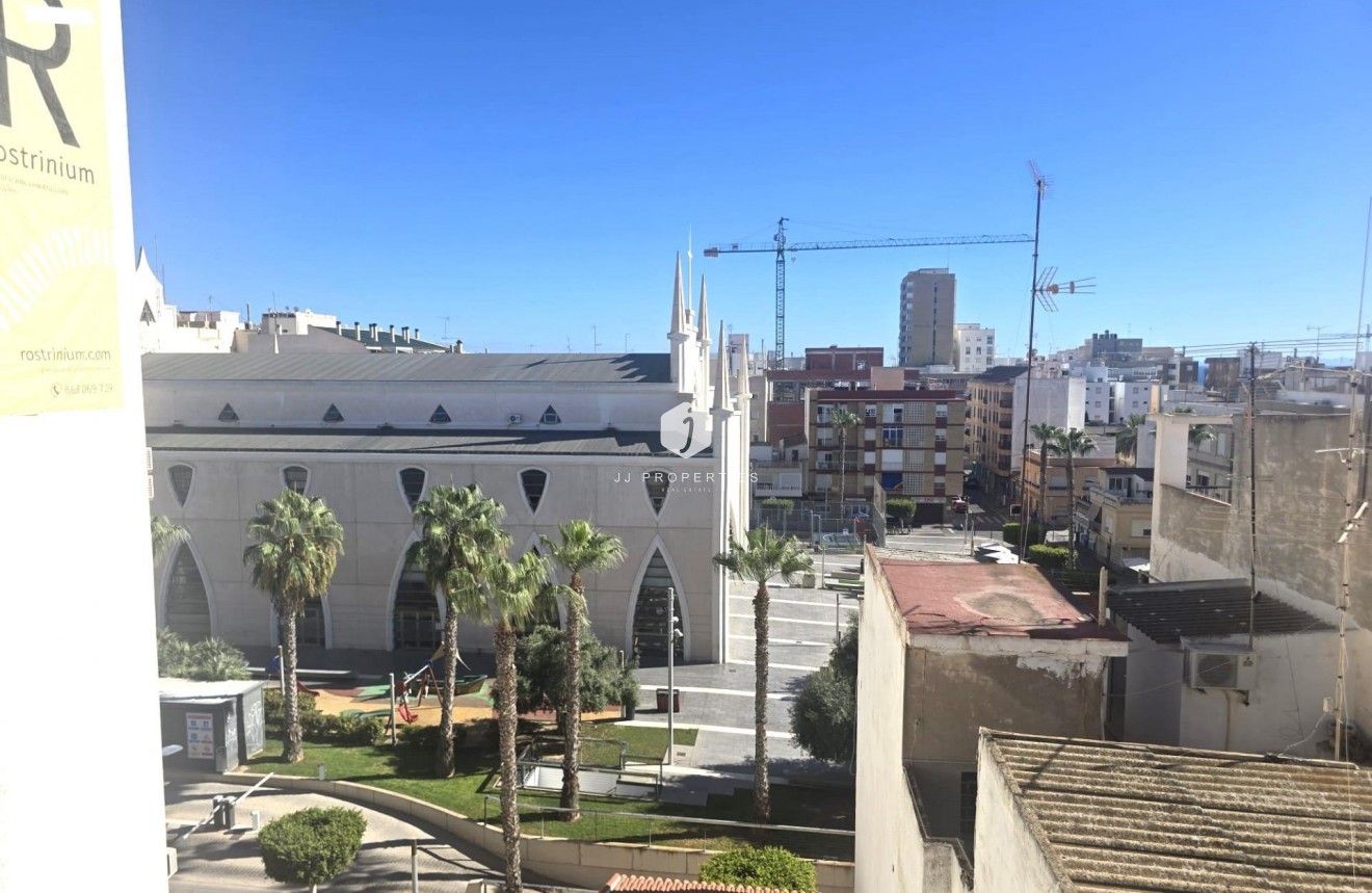 Resale - Apartment / flat -
Torrevieja - Las Piscinas Naturales