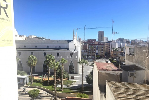 Resale - Apartment / flat -
Torrevieja - Las Piscinas Naturales