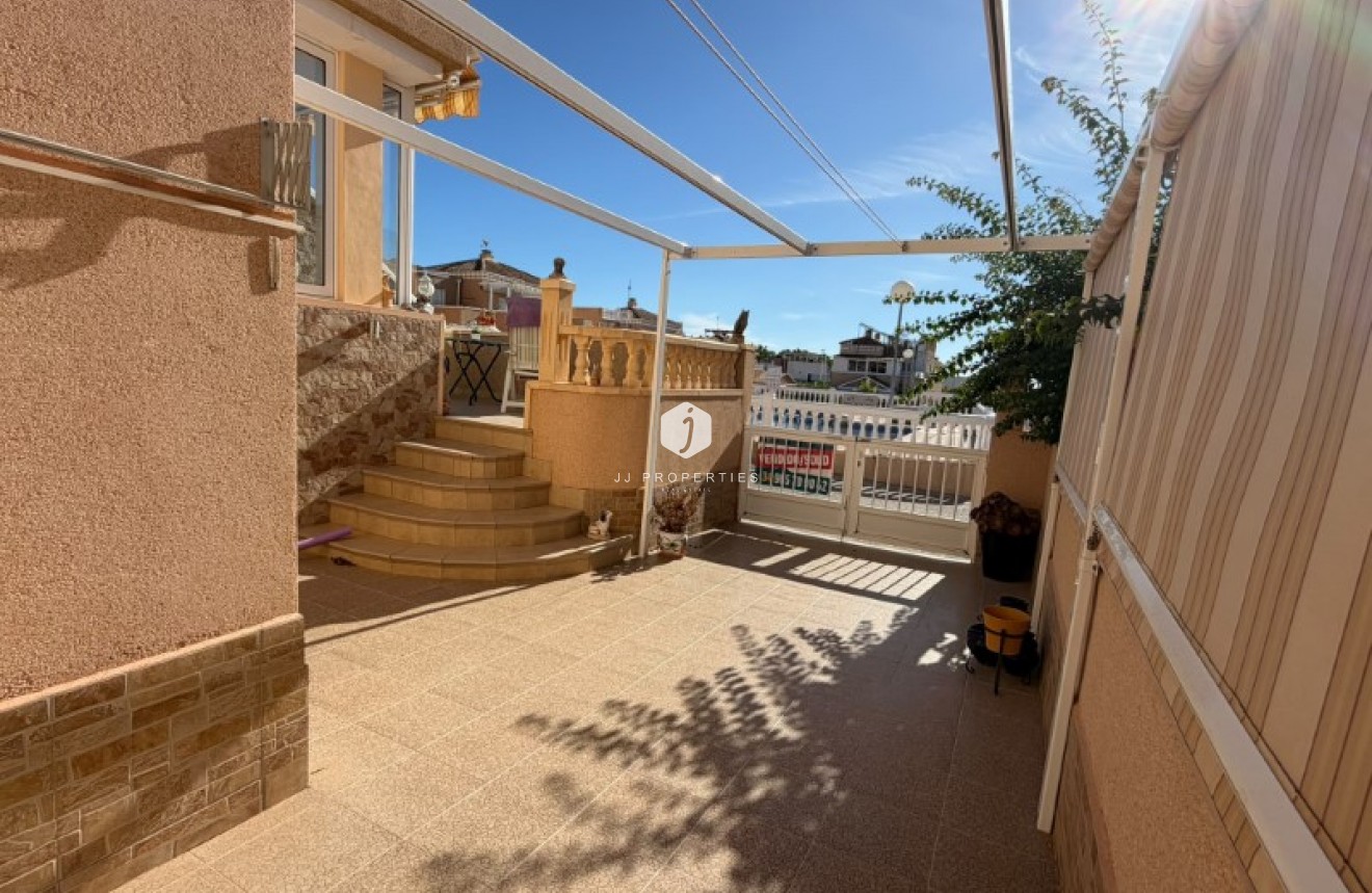 Z drugiej ręki - Mieszkanie w bloku -
Torrevieja - Costa Blanca