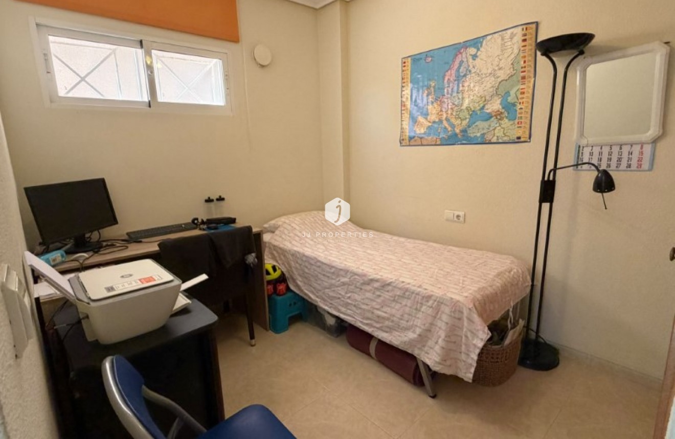 Z drugiej ręki - Mieszkanie w bloku -
Torrevieja - Costa Blanca