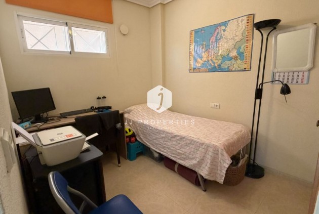 Z drugiej ręki - Mieszkanie w bloku -
Torrevieja - Costa Blanca