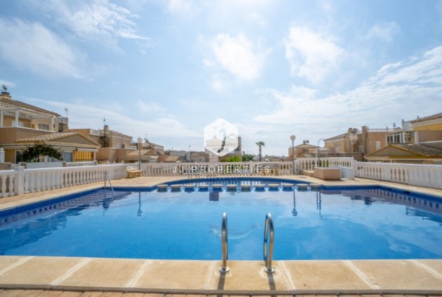 Z drugiej ręki - Mieszkanie w bloku -
Torrevieja - Costa Blanca