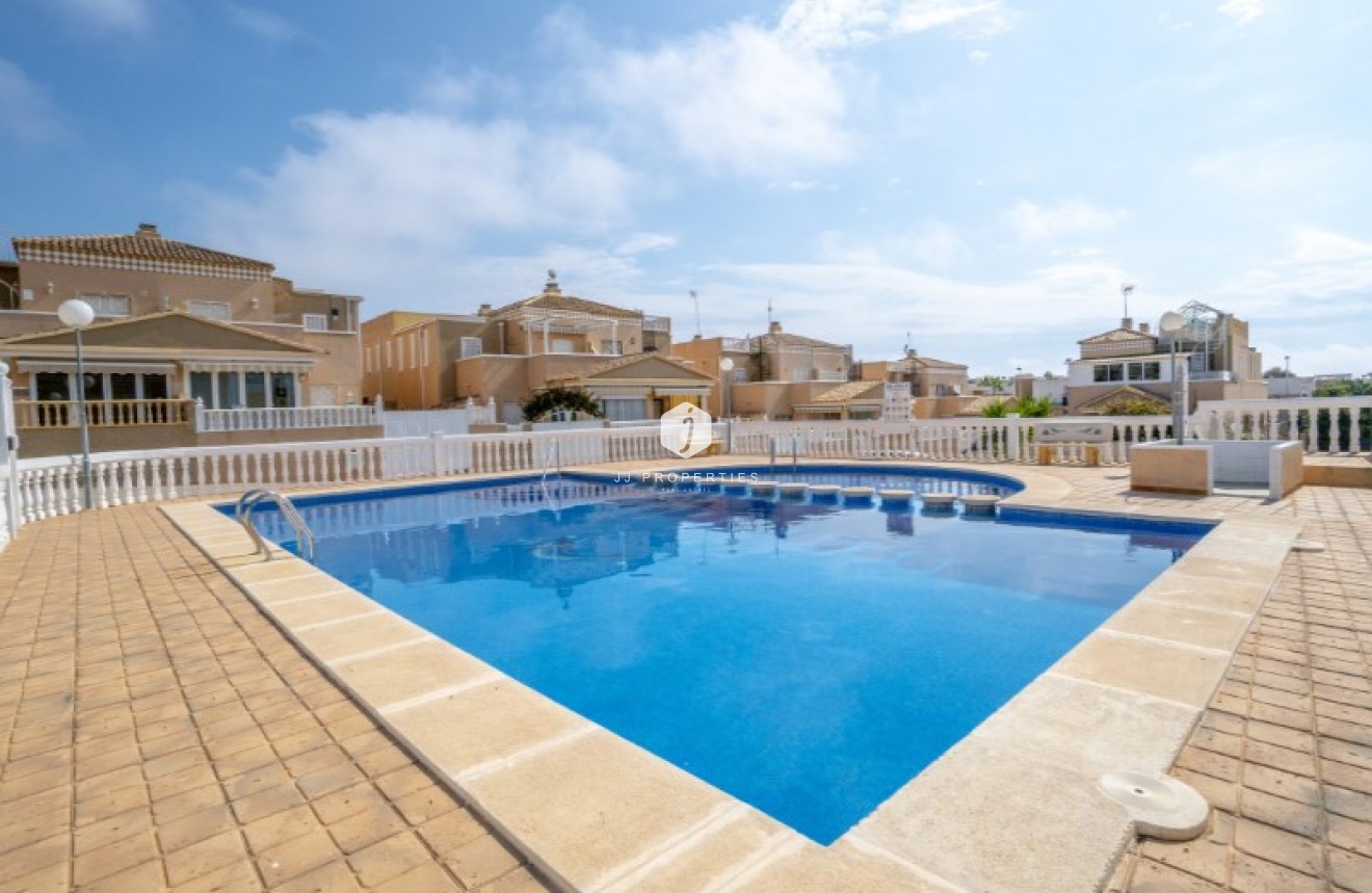 Z drugiej ręki - Mieszkanie w bloku -
Torrevieja - Costa Blanca