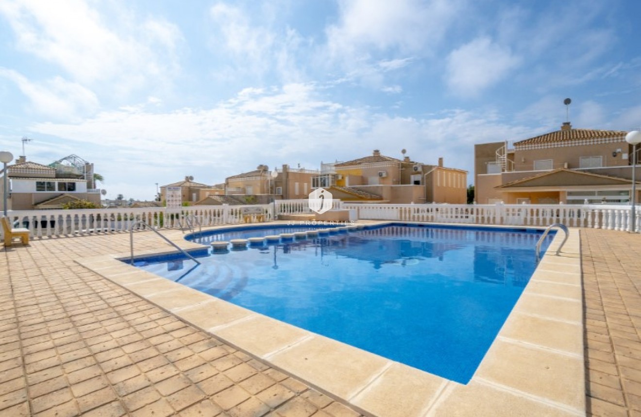 Z drugiej ręki - Mieszkanie w bloku -
Torrevieja - Costa Blanca