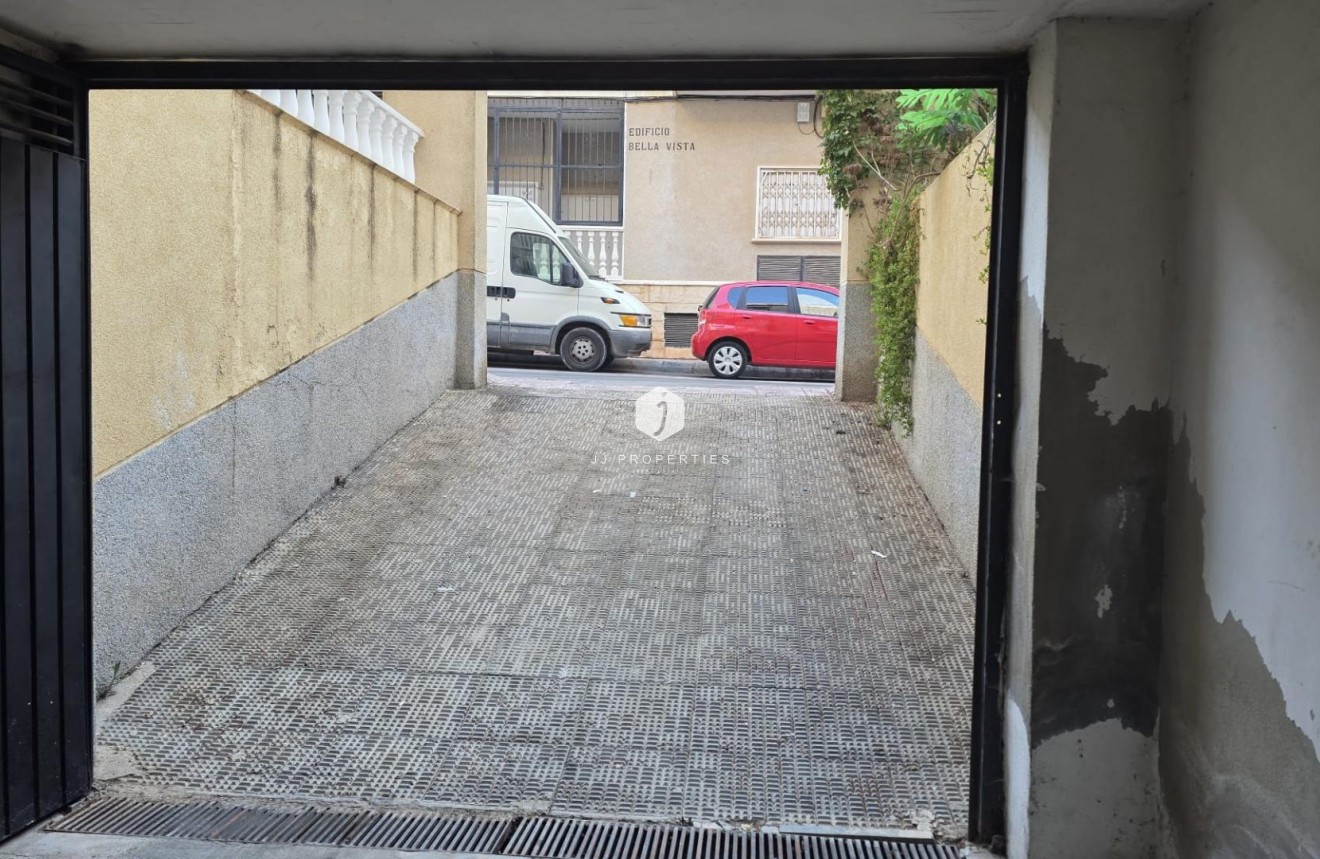Resale - Apartment / flat -
Torrevieja - Playa del Cura