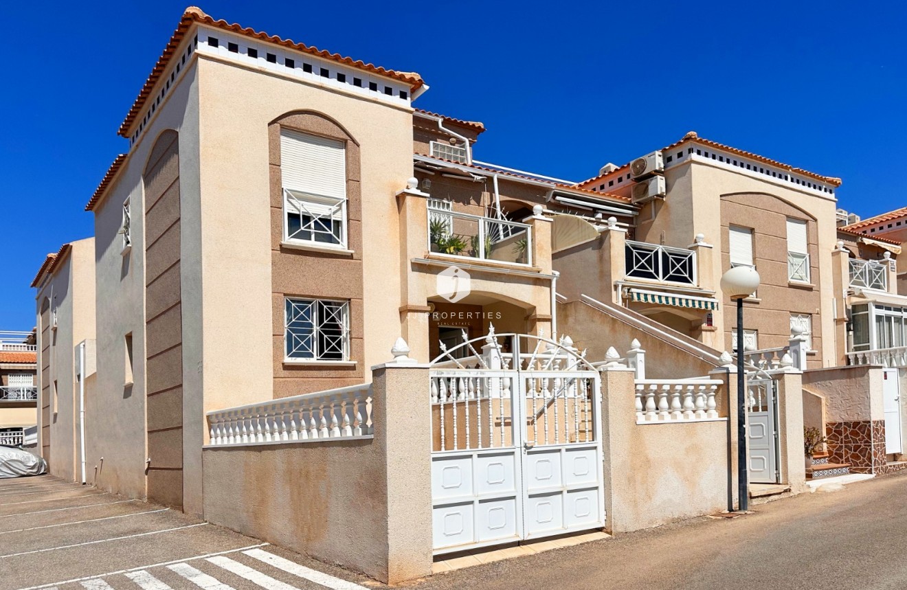 Resale - Bungalow -
Torrevieja - Costa Blanca