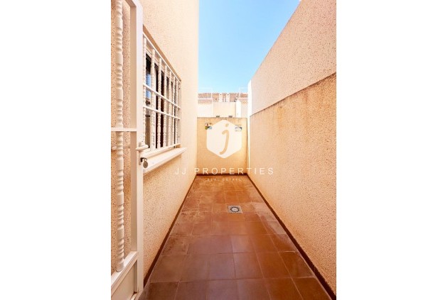 Resale - Bungalow -
Torrevieja - Costa Blanca