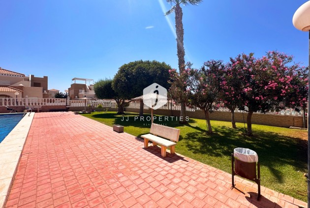 Resale - Bungalow -
Torrevieja - Costa Blanca