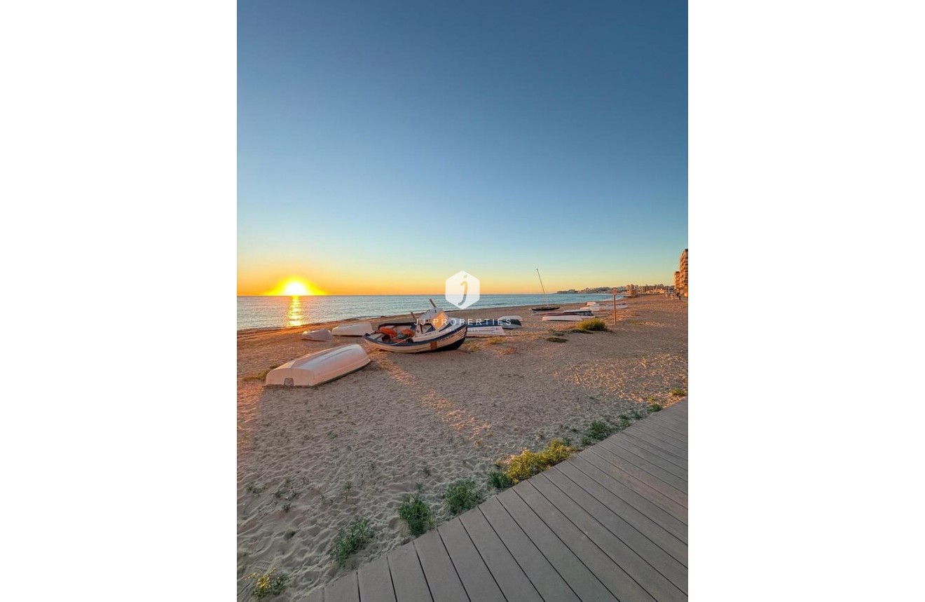 Resale - Apartment / flat -
Torrelamata - Costa Blanca
