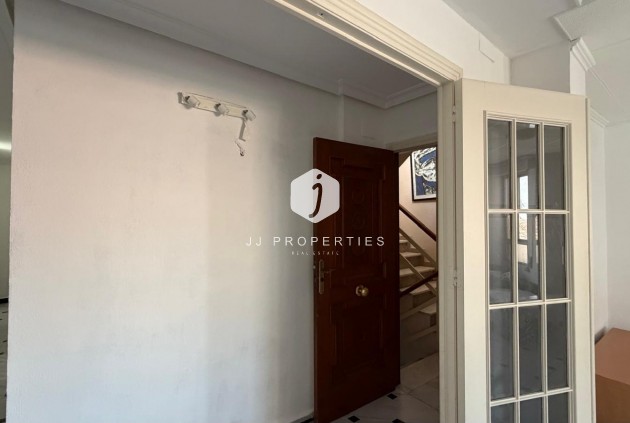 Z drugiej ręki - Mieszkanie w bloku -
Torrevieja - Centro