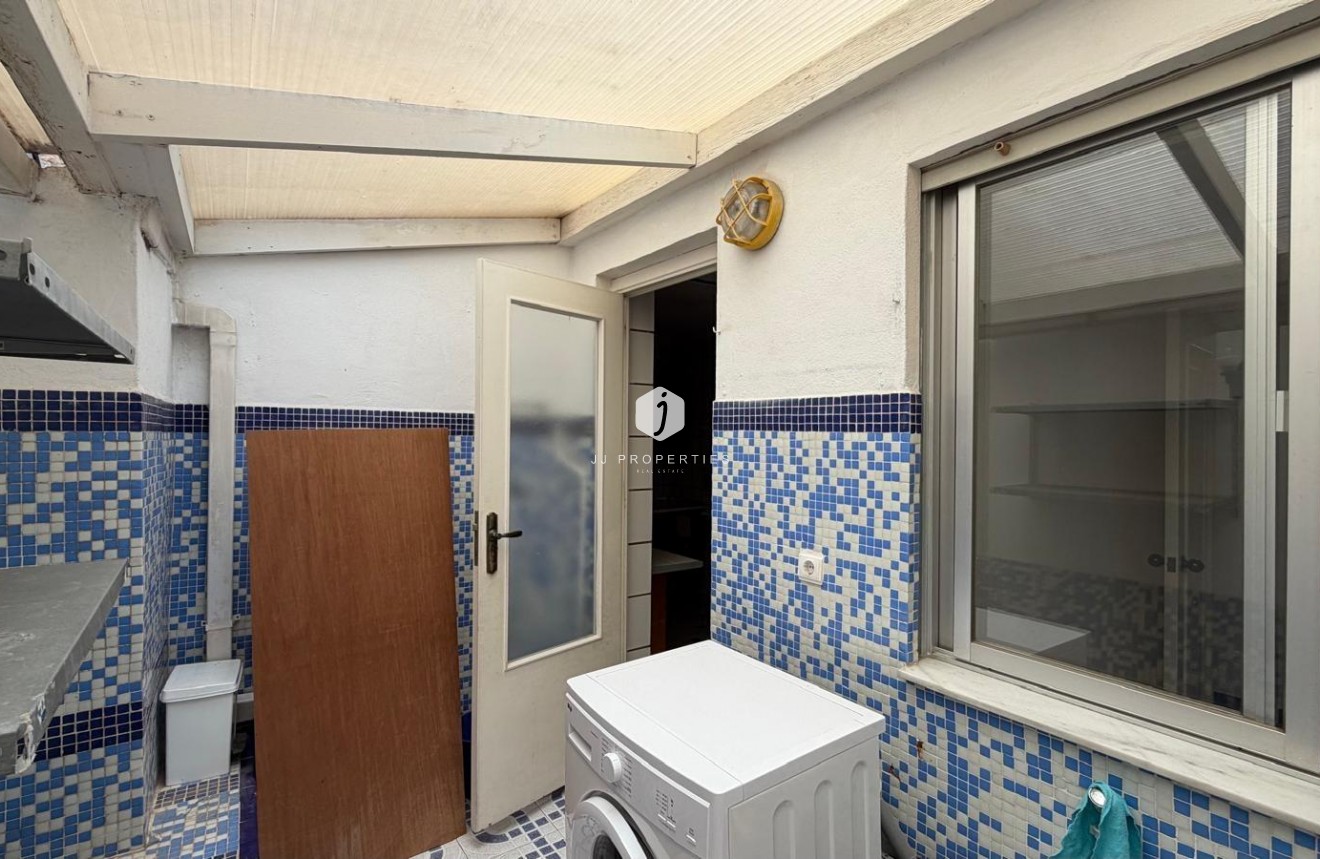 Z drugiej ręki - Mieszkanie w bloku -
Torrevieja - Centro