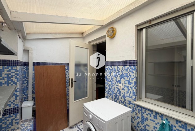 Z drugiej ręki - Mieszkanie w bloku -
Torrevieja - Centro