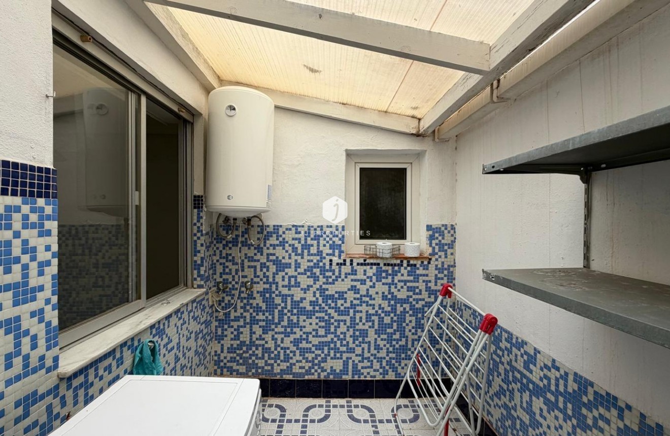 Z drugiej ręki - Mieszkanie w bloku -
Torrevieja - Centro
