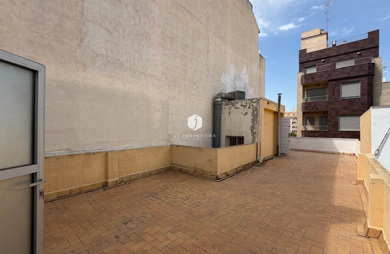 Z drugiej ręki - Mieszkanie w bloku -
Torrevieja - Centro
