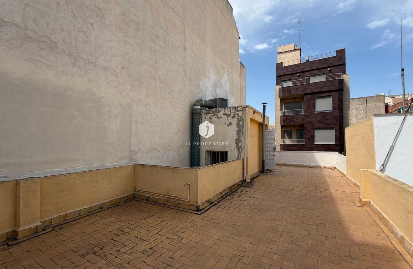 Z drugiej ręki - Mieszkanie w bloku -
Torrevieja - Centro