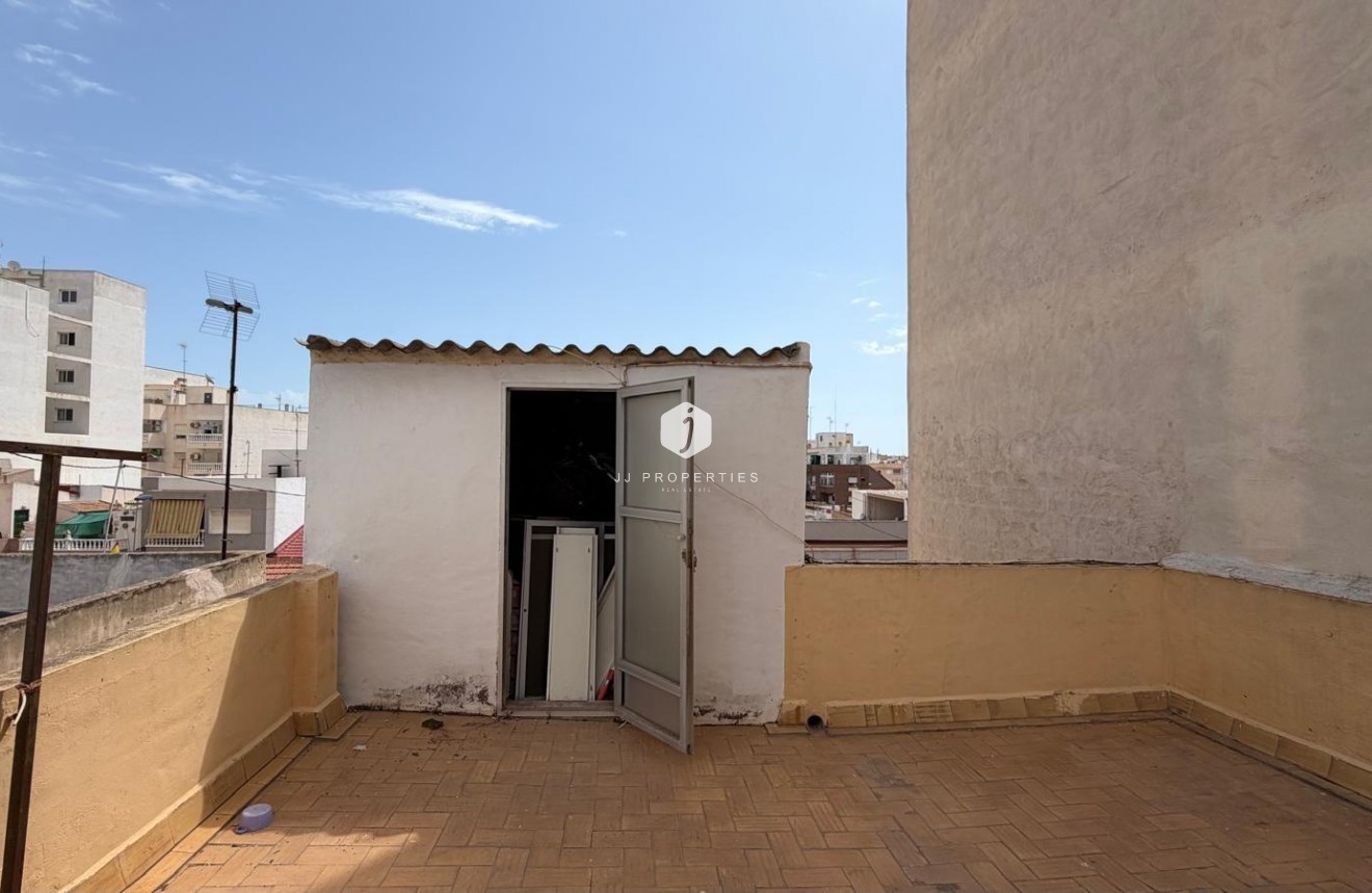Z drugiej ręki - Mieszkanie w bloku -
Torrevieja - Centro