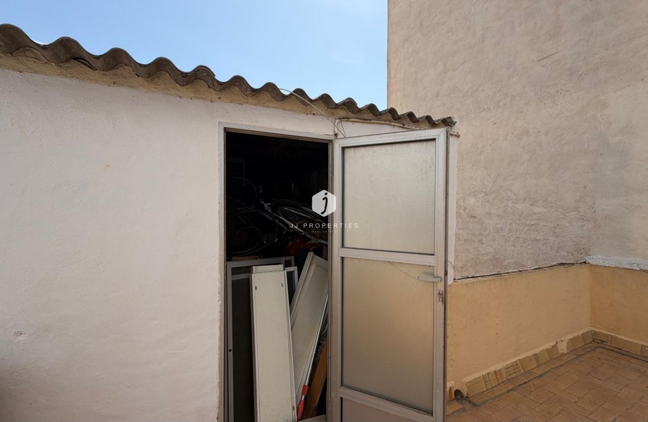 Z drugiej ręki - Mieszkanie w bloku -
Torrevieja - Centro