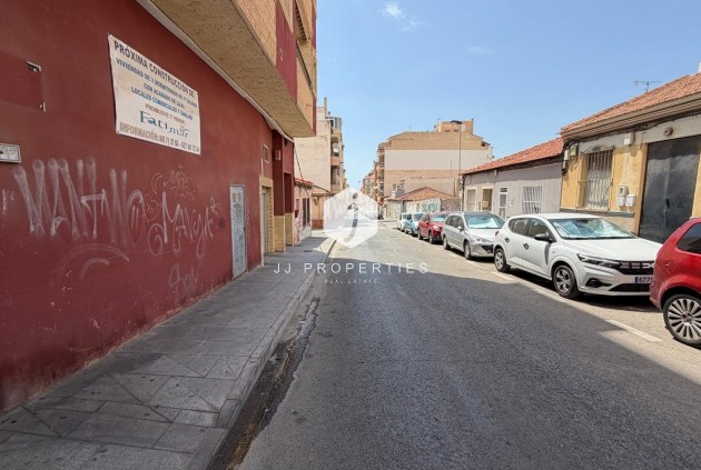 Z drugiej ręki - Mieszkanie w bloku -
Torrevieja - Centro