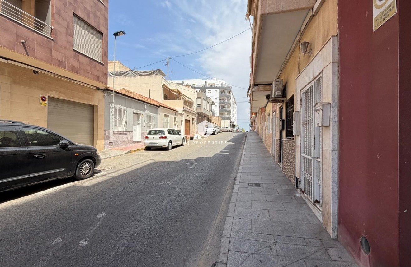 Z drugiej ręki - Mieszkanie w bloku -
Torrevieja - Centro