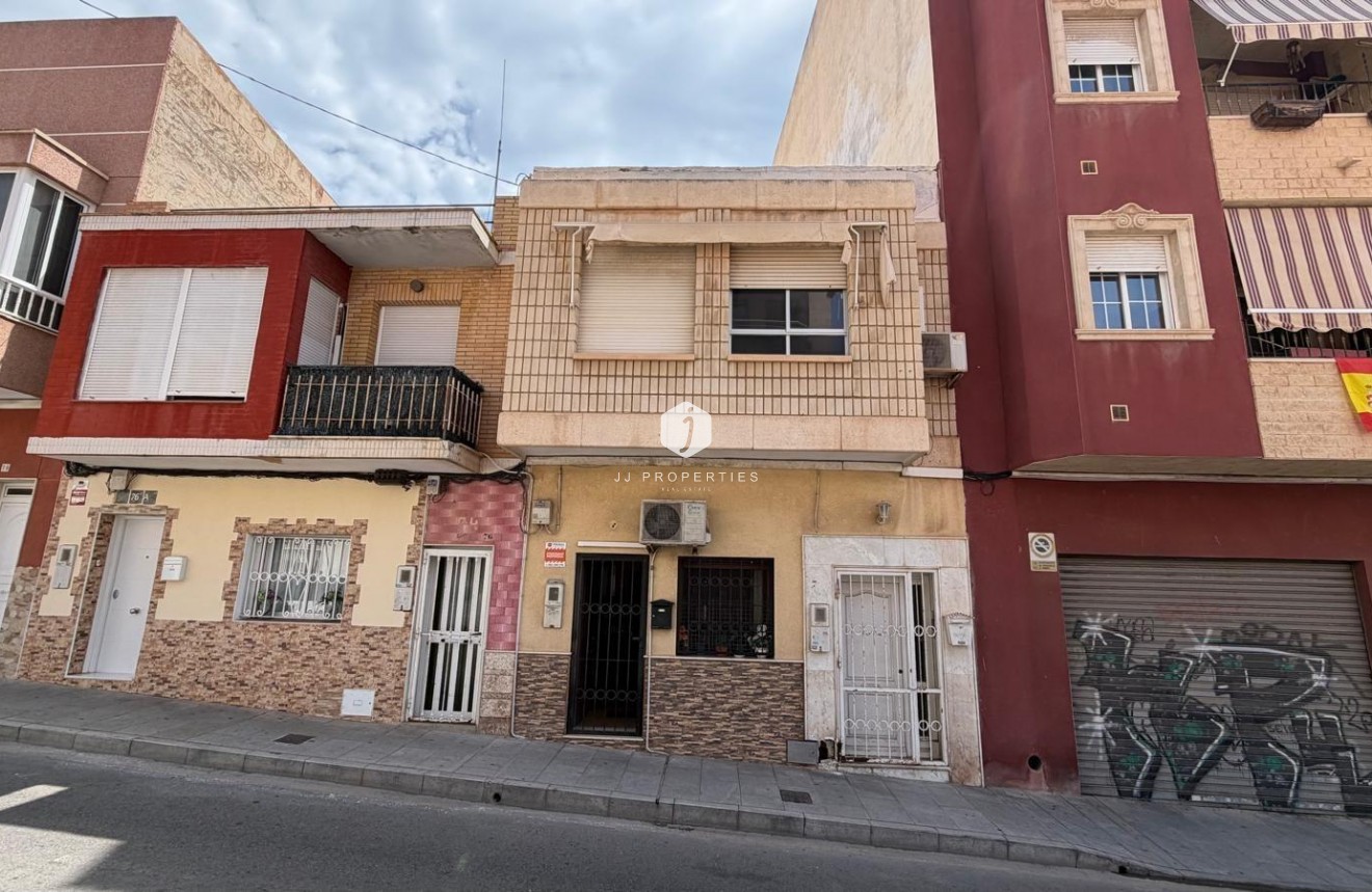 Z drugiej ręki - Mieszkanie w bloku -
Torrevieja - Centro