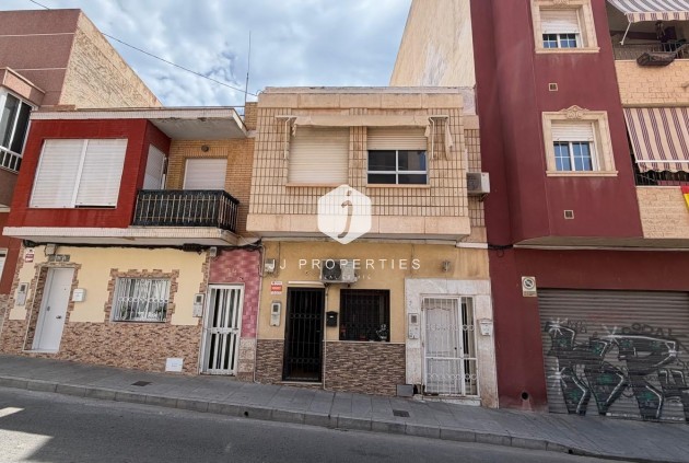Z drugiej ręki - Mieszkanie w bloku -
Torrevieja - Centro
