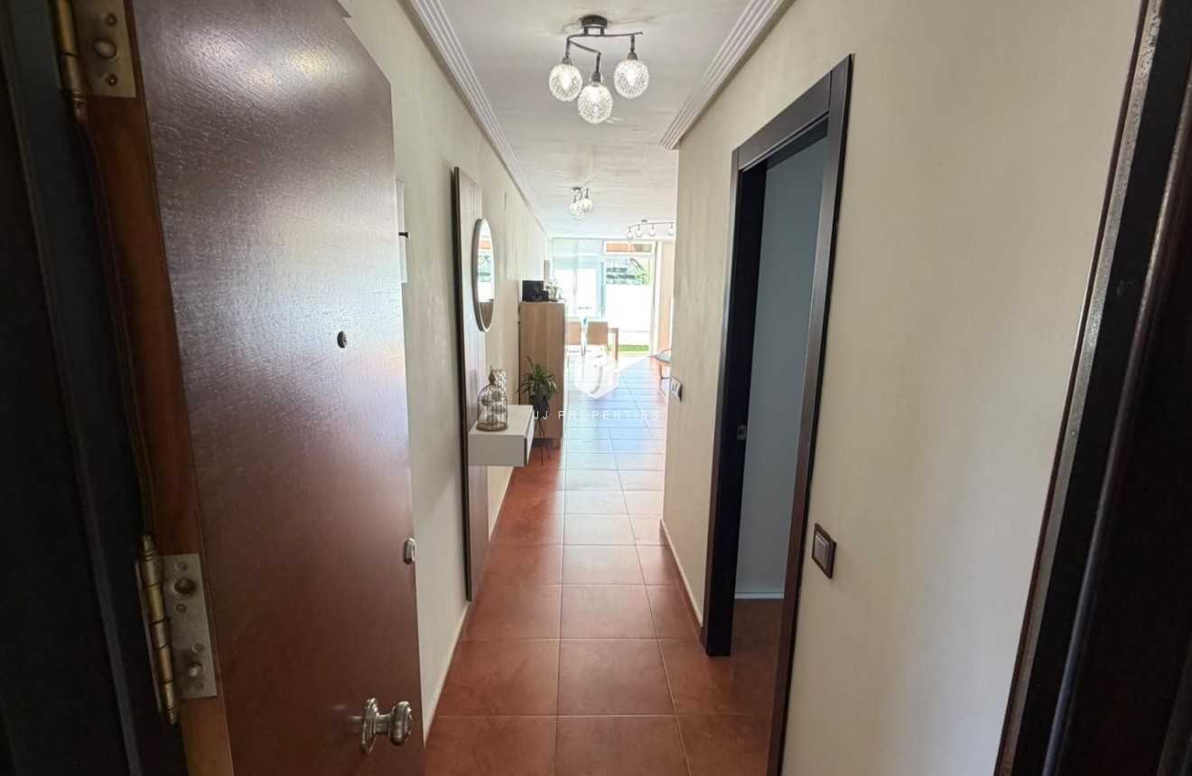 Tweedehands - Appartement / flat -
Torrevieja - Torreblanca