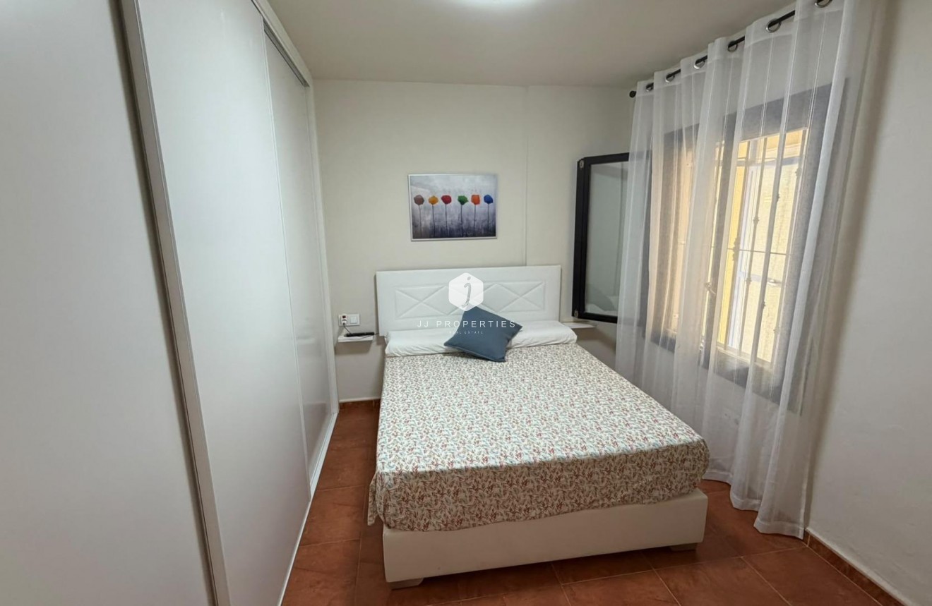 Tweedehands - Appartement / flat -
Torrevieja - Torreblanca