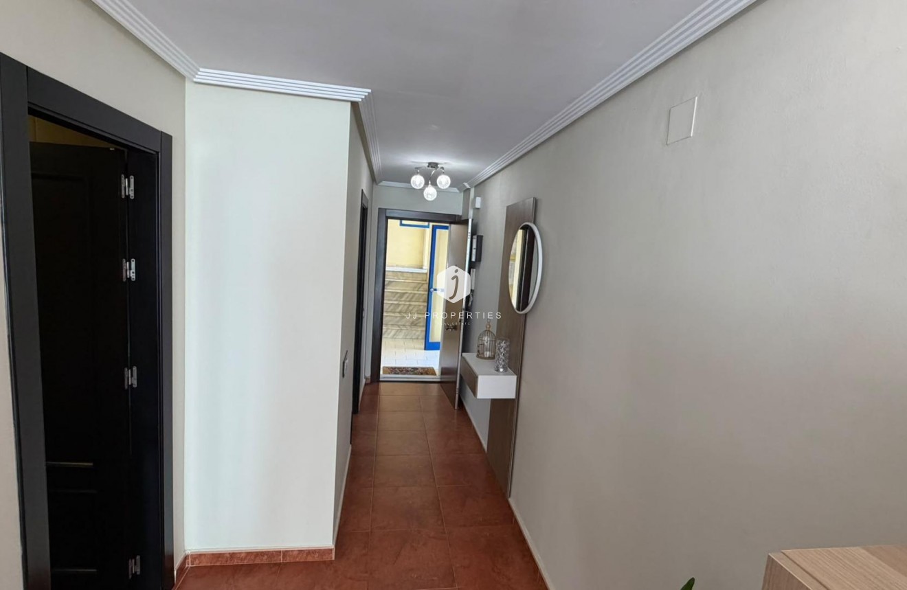 Tweedehands - Appartement / flat -
Torrevieja - Torreblanca