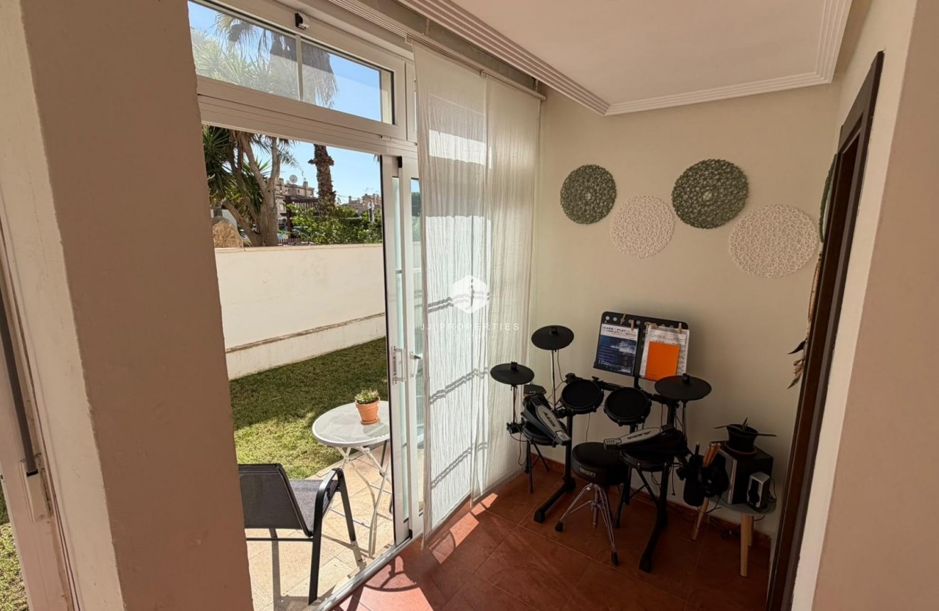 Tweedehands - Appartement / flat -
Torrevieja - Torreblanca