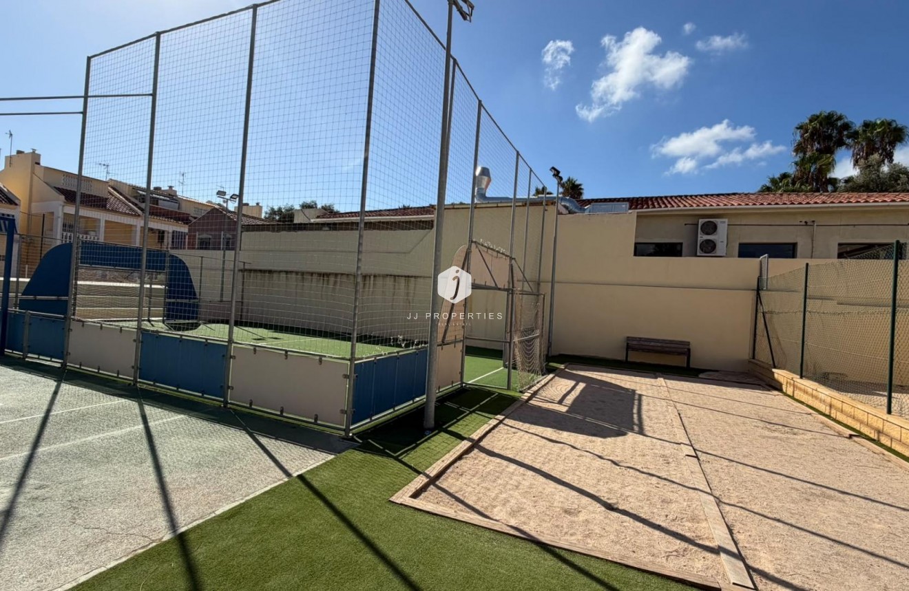 Tweedehands - Appartement / flat -
Torrevieja - Torreblanca
