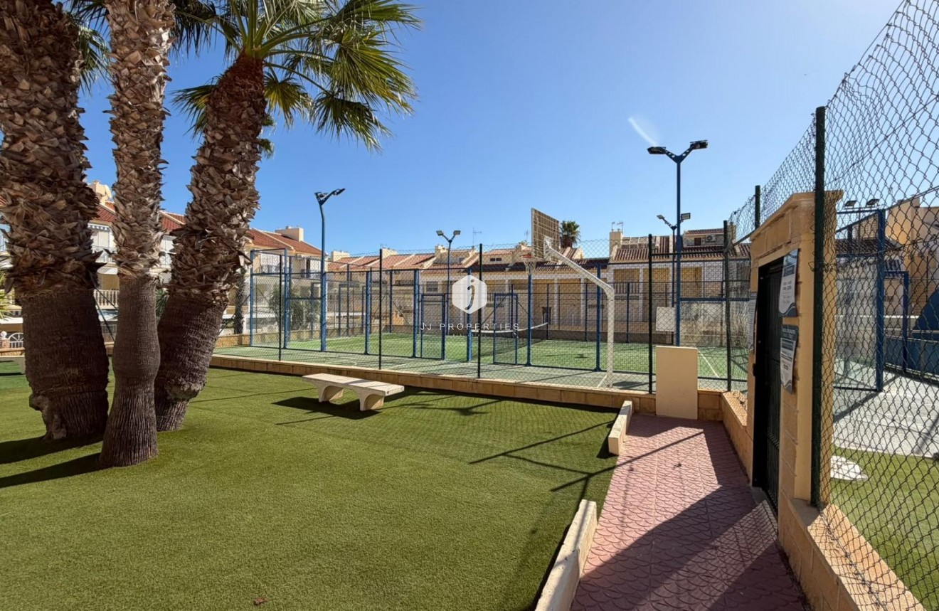 Tweedehands - Appartement / flat -
Torrevieja - Torreblanca
