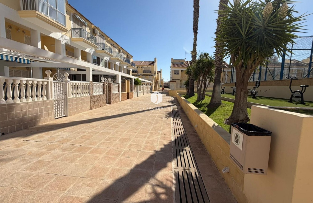 Tweedehands - Appartement / flat -
Torrevieja - Torreblanca