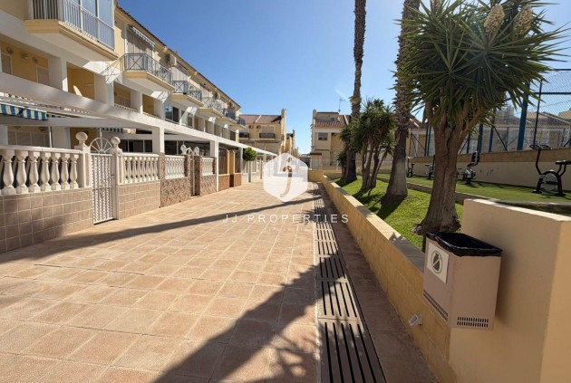 Tweedehands - Appartement / flat -
Torrevieja - Torreblanca