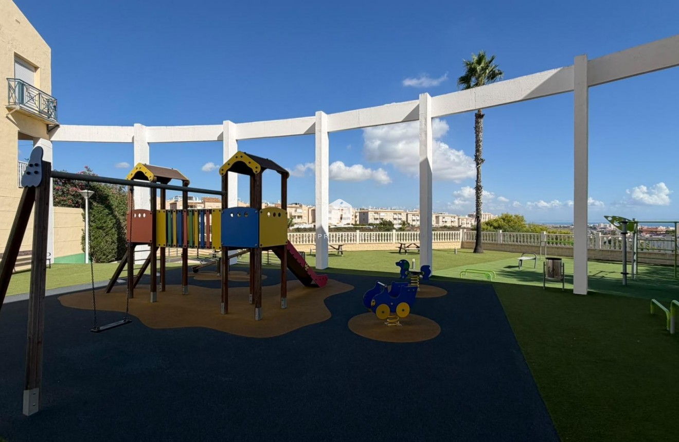 Tweedehands - Appartement / flat -
Torrevieja - Torreblanca