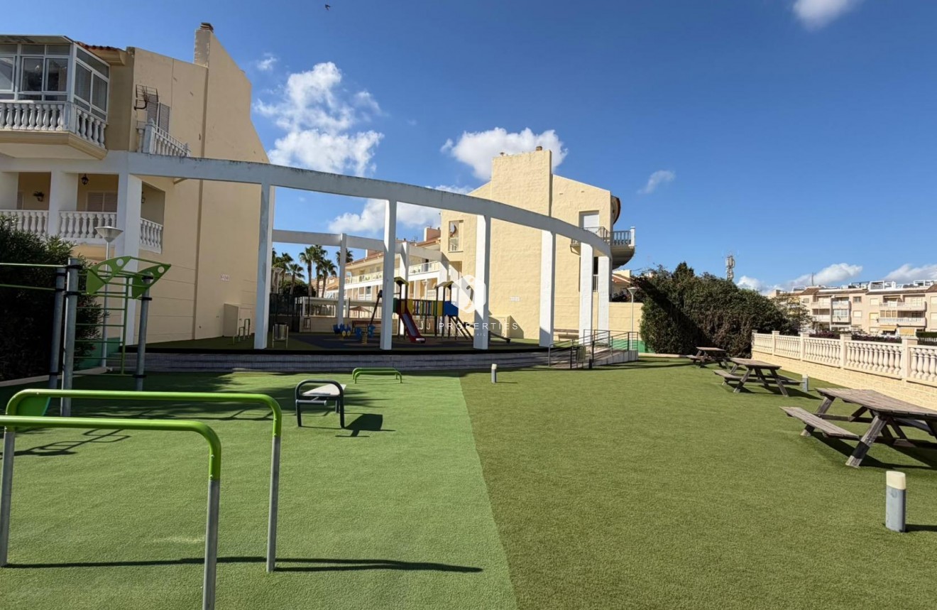 Tweedehands - Appartement / flat -
Torrevieja - Torreblanca