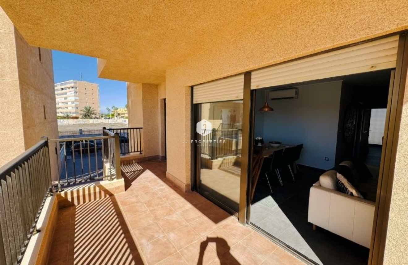 Resale - Apartment / flat -
La Mata - Costa Blanca