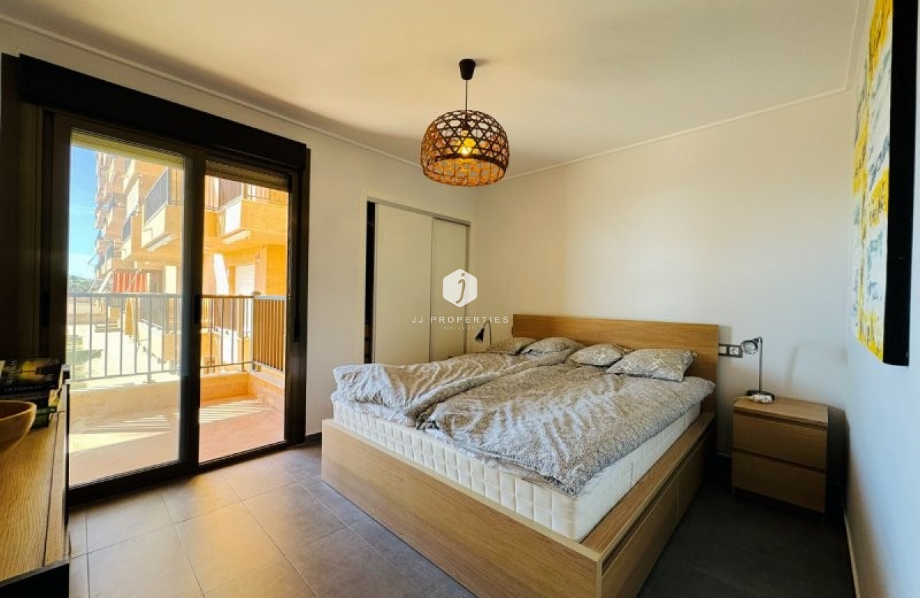 Resale - Apartment / flat -
La Mata - Costa Blanca