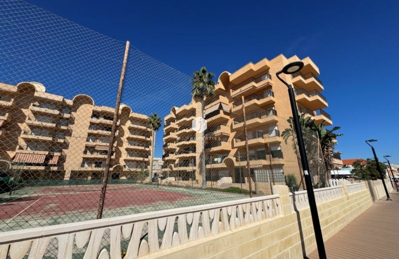 Resale - Apartment / flat -
La Mata - Costa Blanca