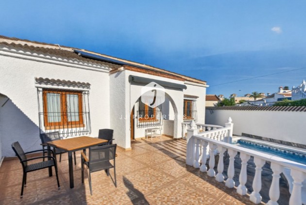 Resale - Villa -
Torrevieja - Costa Blanca