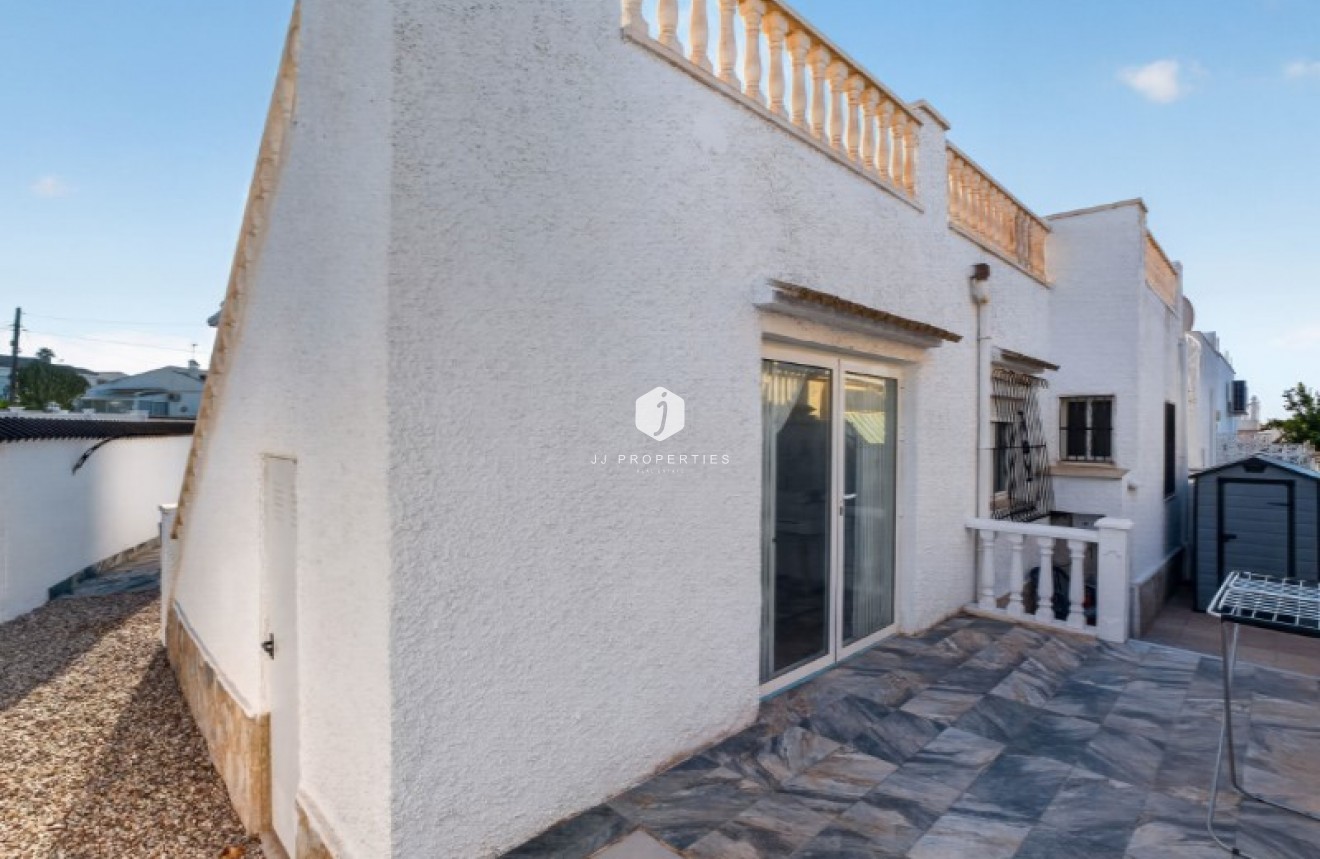 Resale - Villa -
Torrevieja - Costa Blanca