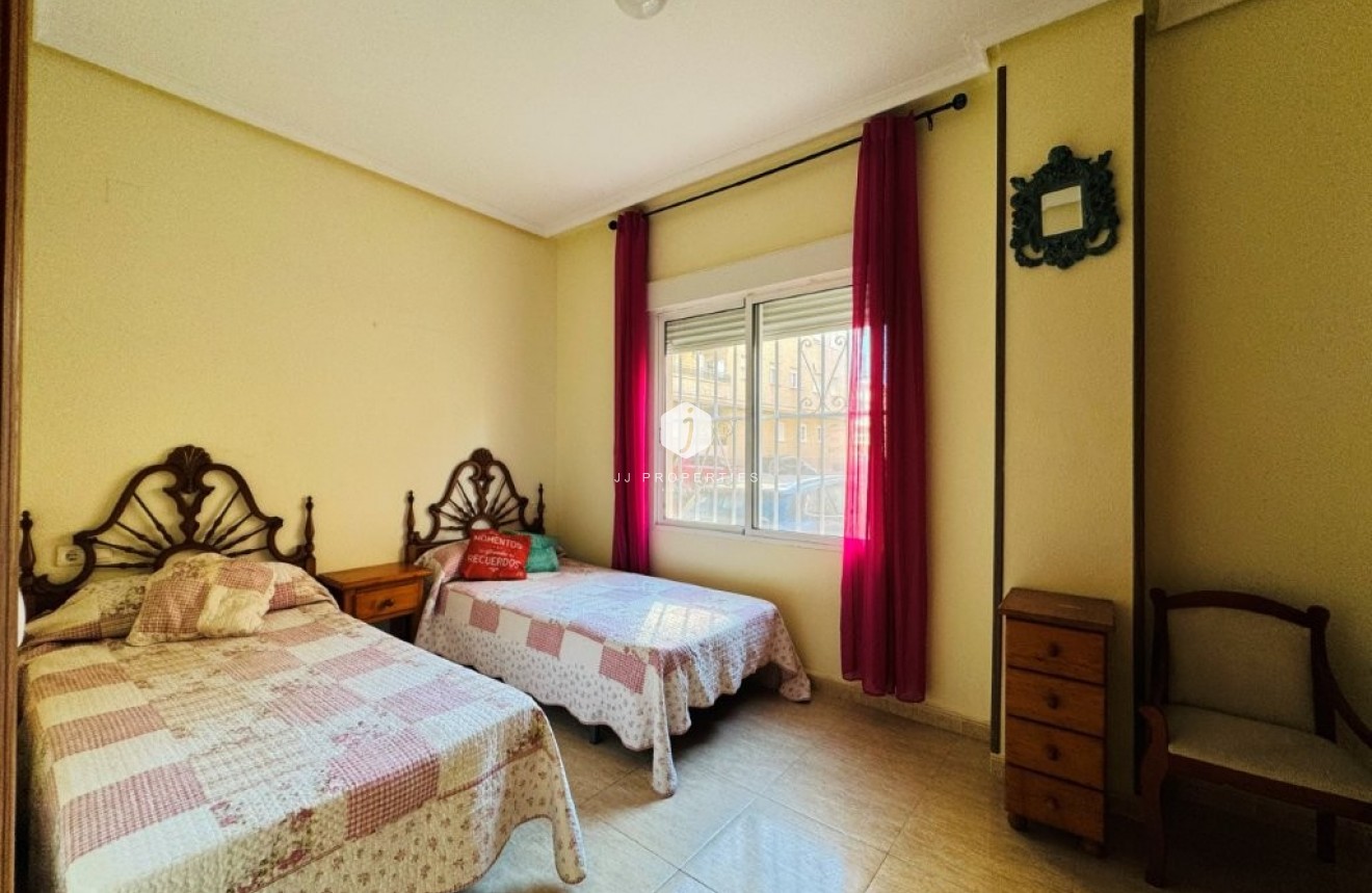 Tweedehands - Appartement / flat -
La Mata - Costa Blanca