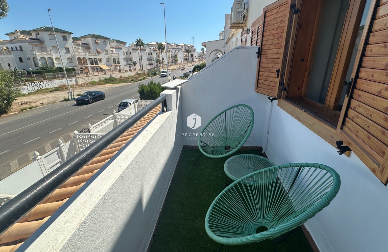 Resale - Chalet -
La Mata - Costa Blanca