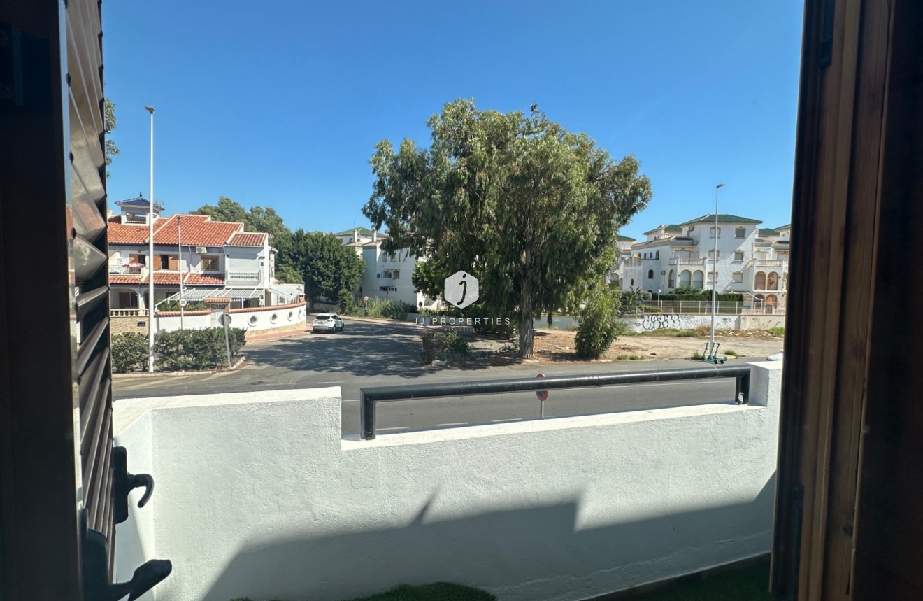 Resale - Chalet -
La Mata - Costa Blanca