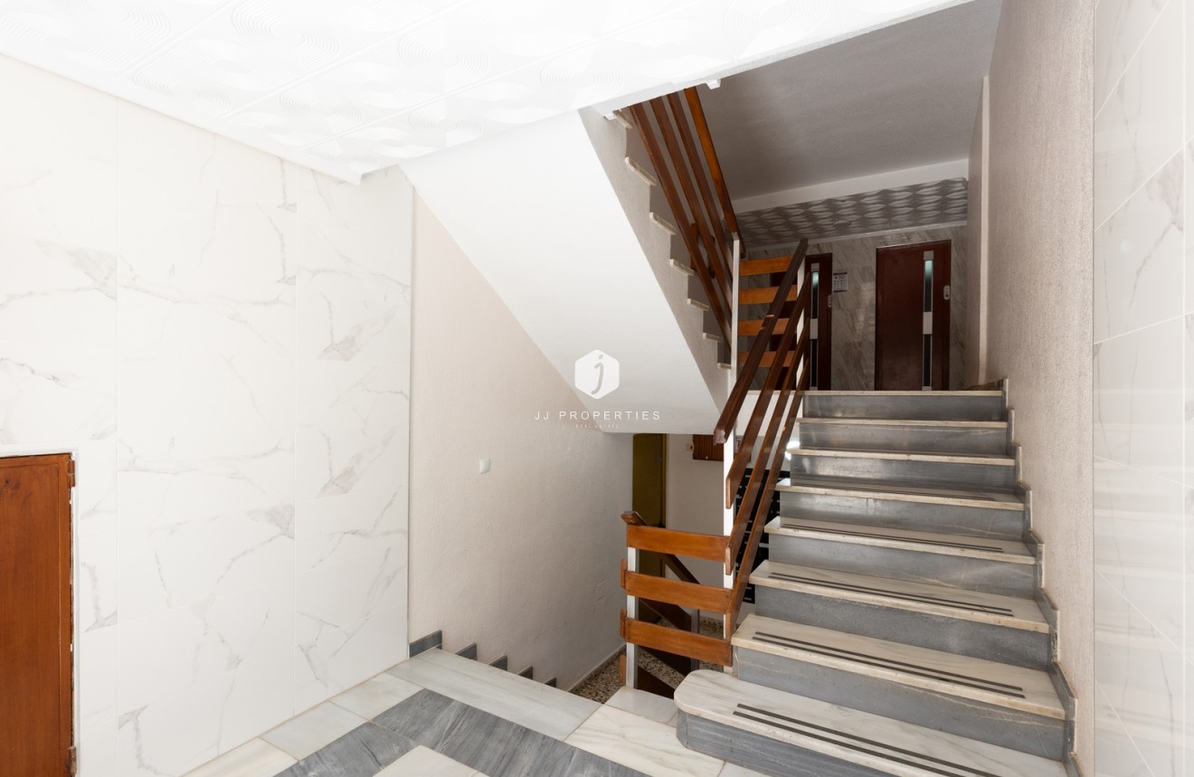 Resale - Apartment / flat -
Torrevieja - Costa Blanca
