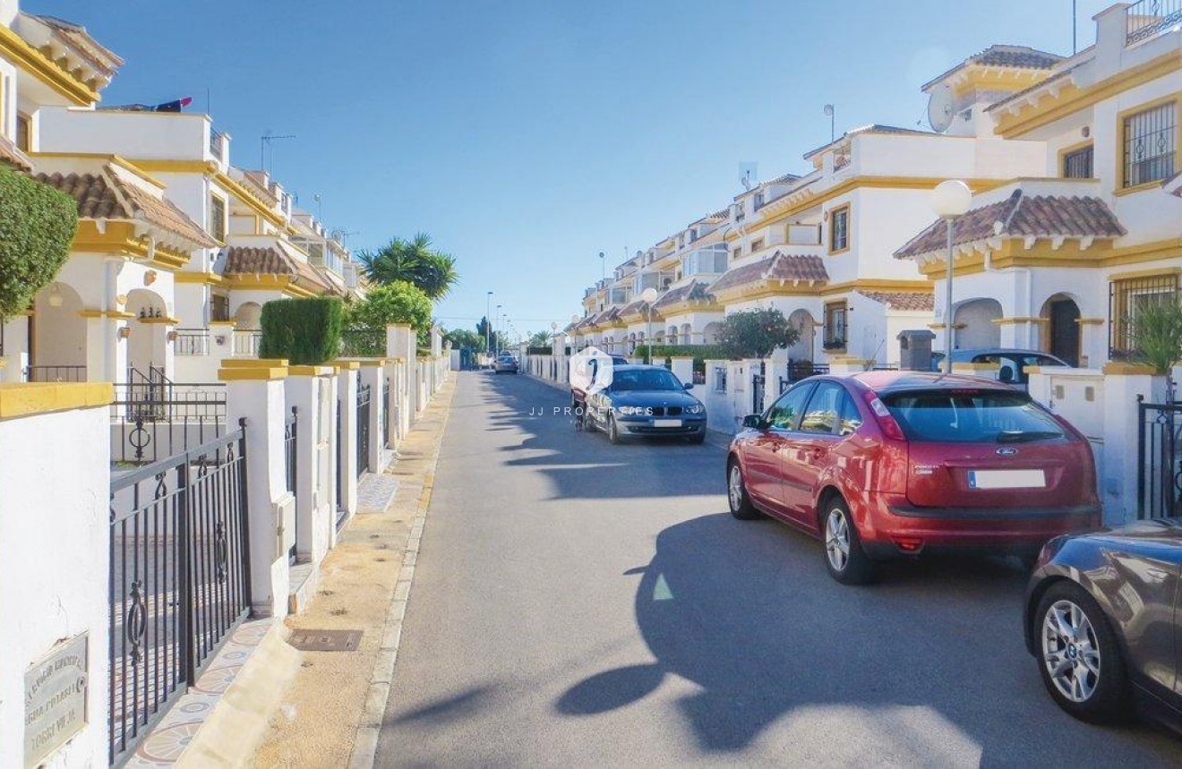Resale - Chalet -
Torrevieja - Carrefour