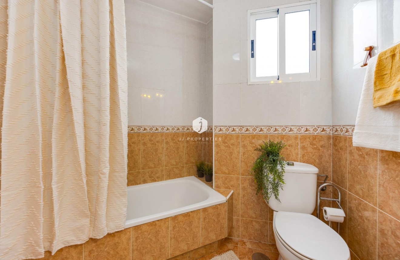 Aus zweiter Hand - Wohnung -
Torrevieja - Centro