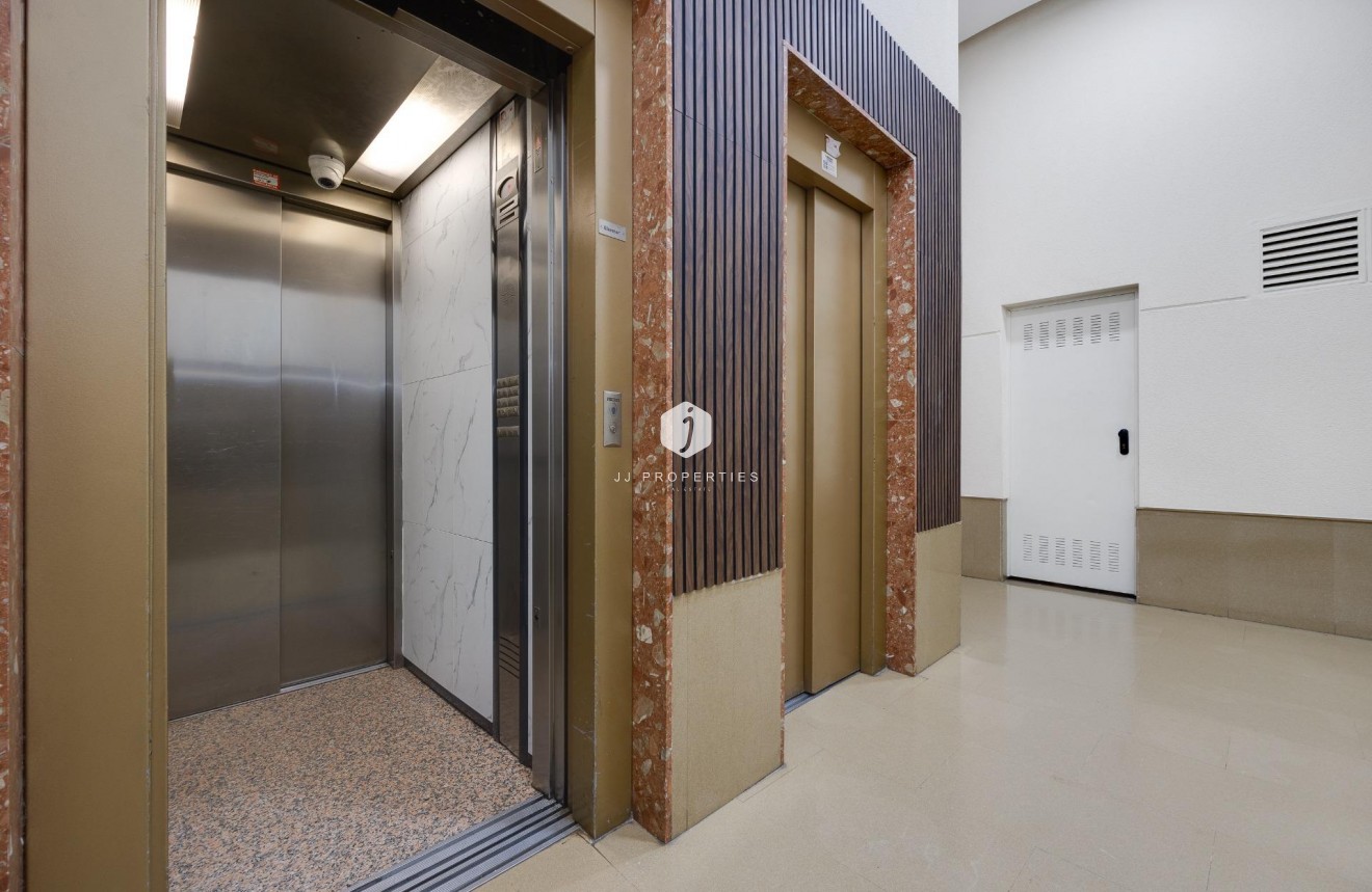 Aus zweiter Hand - Wohnung -
Torrevieja - Centro