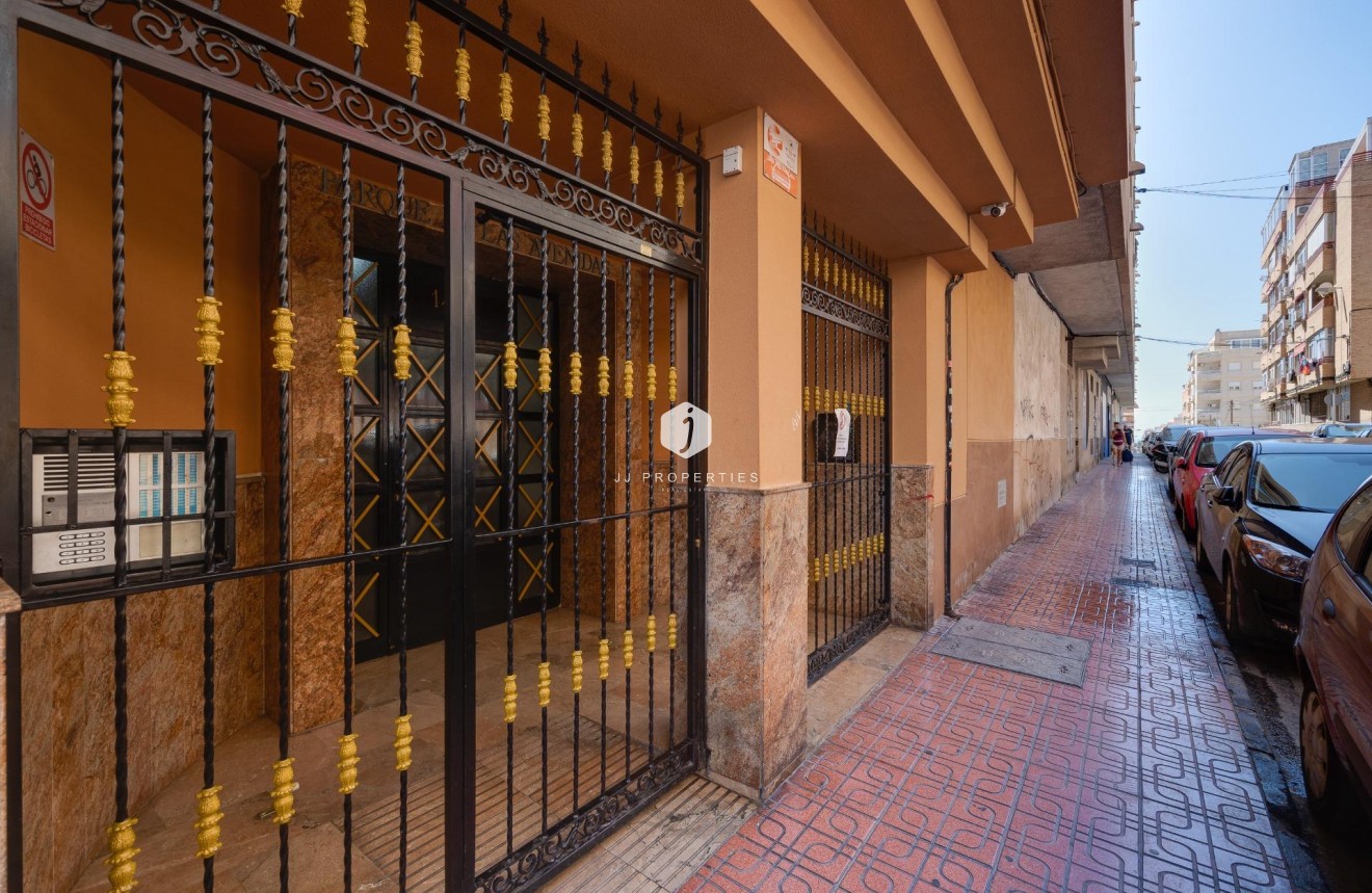 Aus zweiter Hand - Wohnung -
Torrevieja - Centro