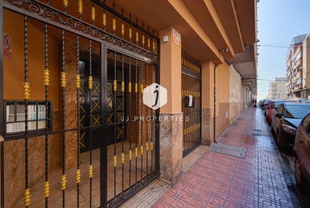 Aus zweiter Hand - Wohnung -
Torrevieja - Centro