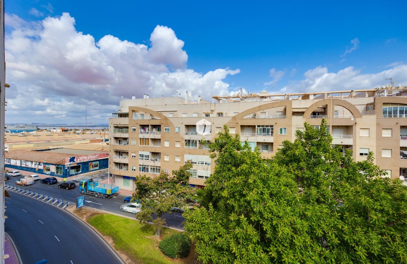 Aus zweiter Hand - Wohnung -
Torrevieja - Centro